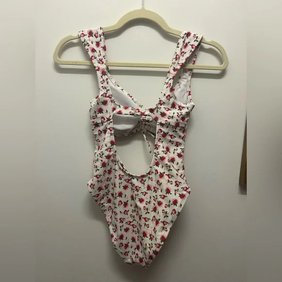 xhilaration One Piece Bathing Suit XS - Picture 3 of 3